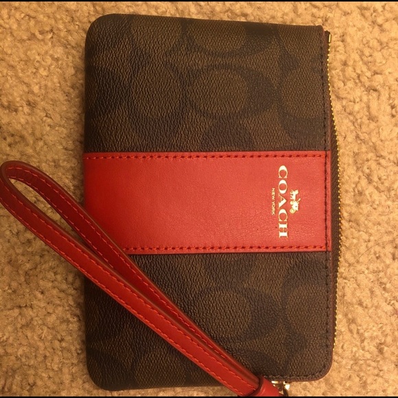 COACH 100% Leather Wristlet - Picture 4 of 4